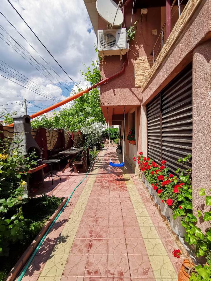 Casa Ultraviolet Hotel Năvodari Exterior foto